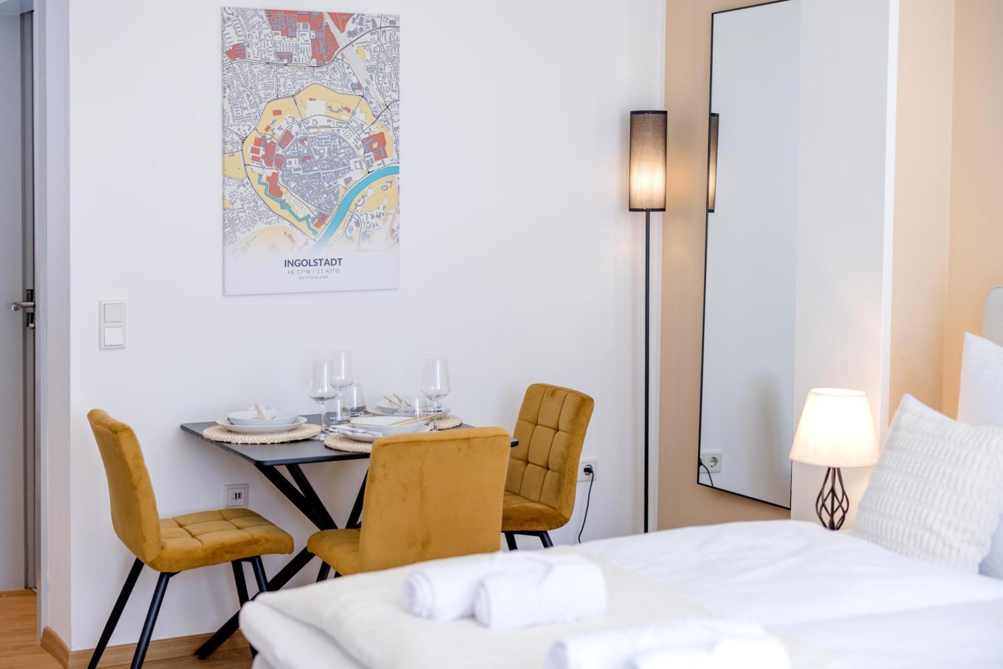 Lumen Homes - Altstadt-Studio Direkt Im Zentrum, Kueche, Netflix, Oeffentlicher Parkplatz Ums Eck Ingolstadt Eksteriør bilde