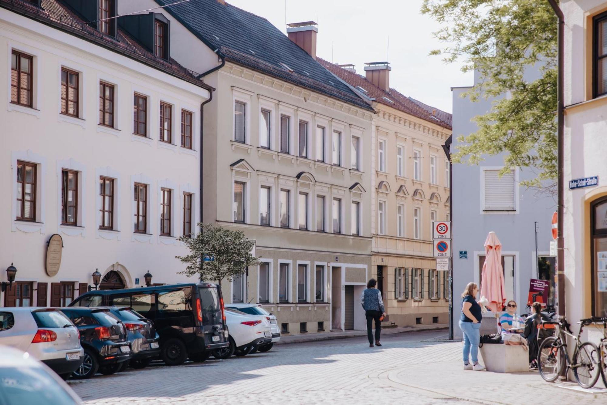 Lumen Homes - Altstadt-Studio Direkt Im Zentrum, Kueche, Netflix, Oeffentlicher Parkplatz Ums Eck Ingolstadt Eksteriør bilde