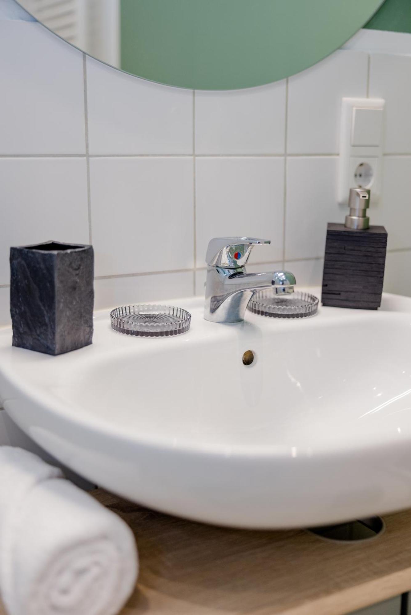 Lumen Homes - Altstadt-Studio Direkt Im Zentrum, Kueche, Netflix, Oeffentlicher Parkplatz Ums Eck Ingolstadt Eksteriør bilde